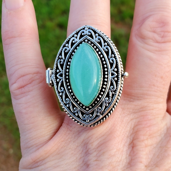 New Oversized Chalcedony 925 Silver Poison Ring. - Picture 16 of 16